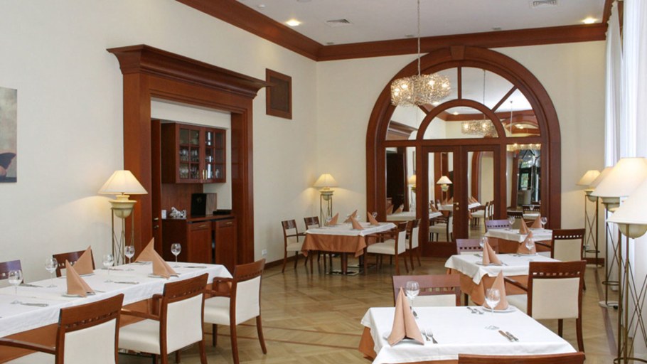 Ресторан абажур Санкт-Петербург гостиница Октябрьская