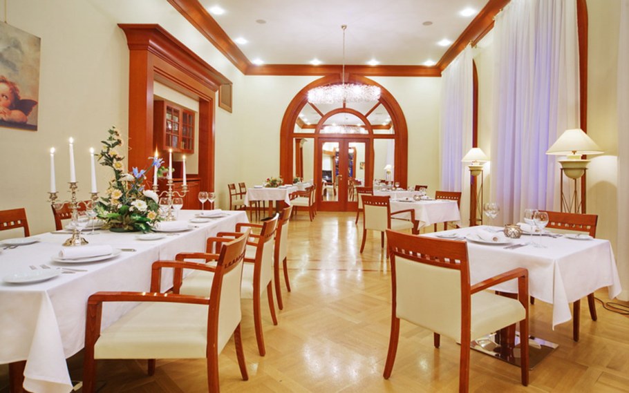 Гостиница Октябрьская Санкт-Петербург