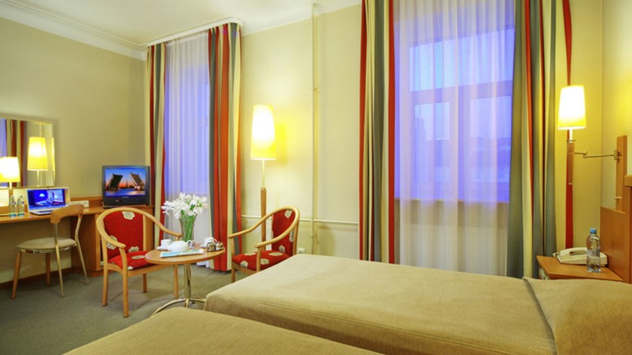 Отель Октябрьская Санкт-Петербург