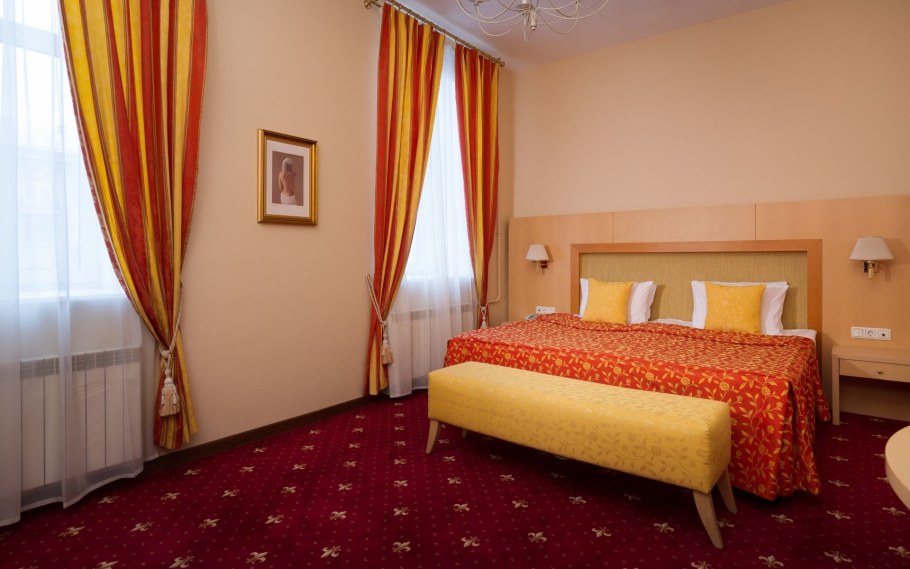 Гостиница Октябрьская Санкт-Петербург