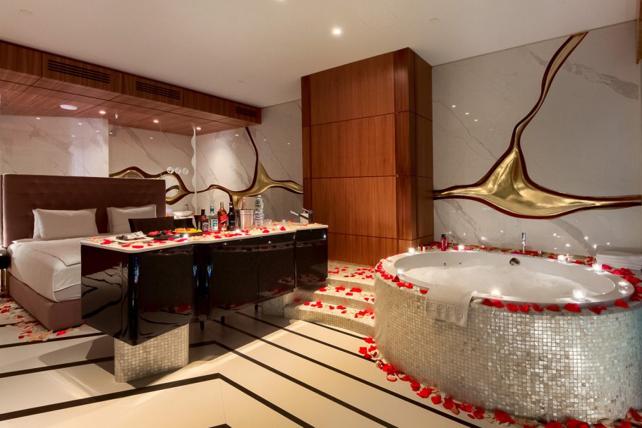 Романтическая ночь в Москва Сити с джакузи