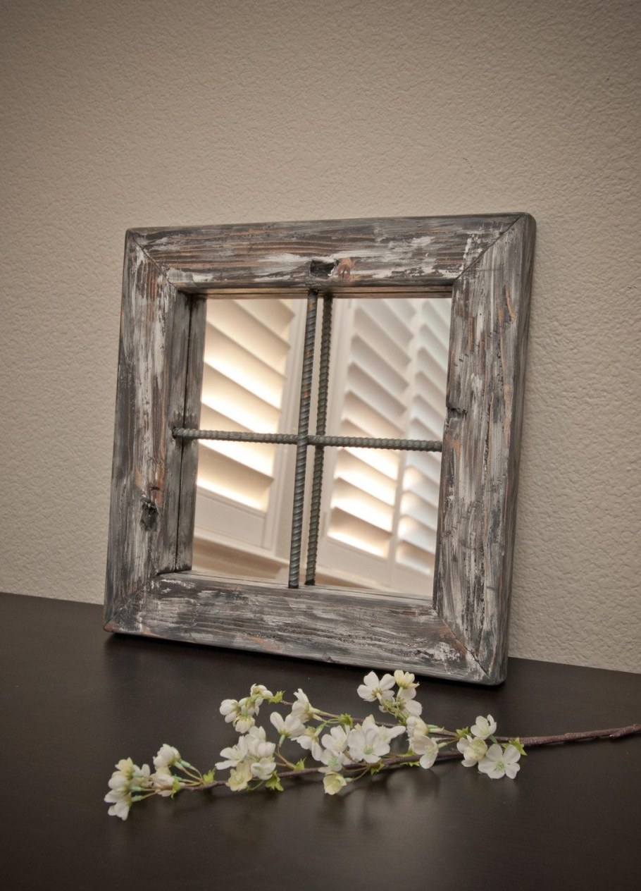 Зеркало в оконной раме