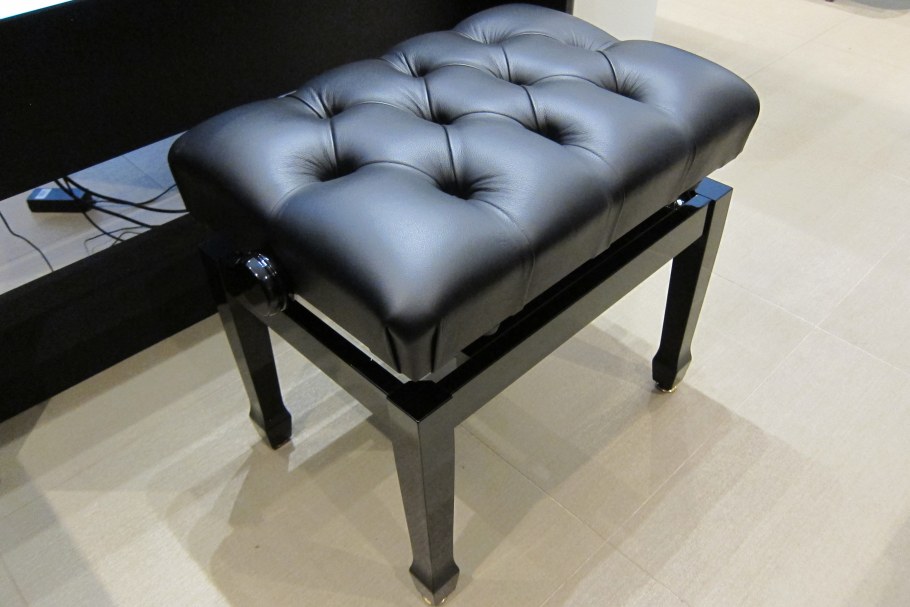 R Piano кресло