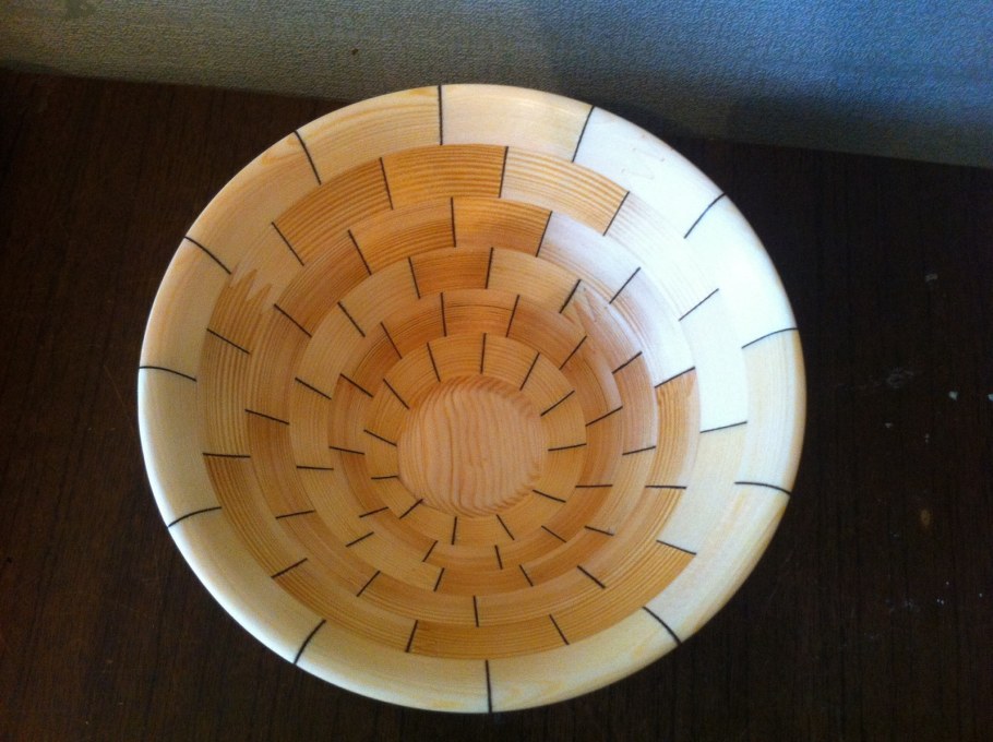 Корзина из шпона фундука