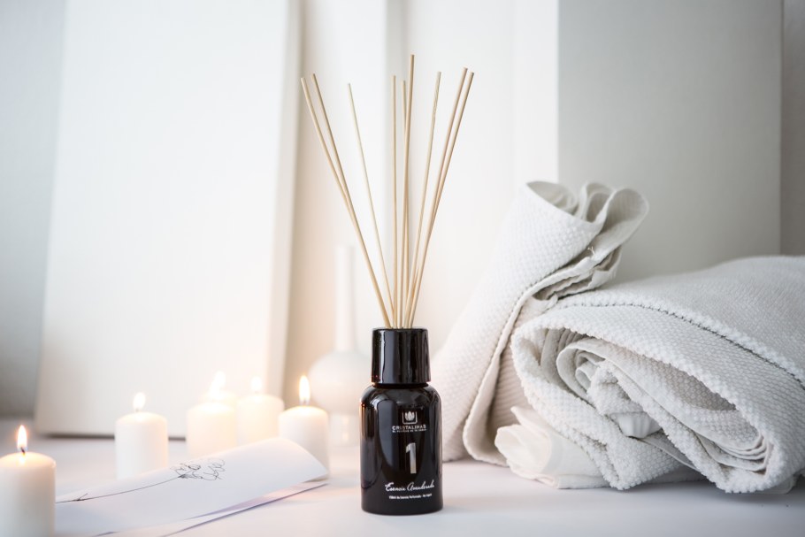 Аромадиффузор кедр и Сандал