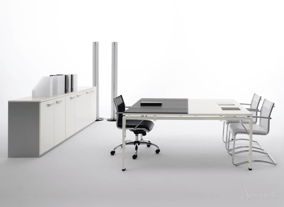 Стол для офиса в стиле хайтек