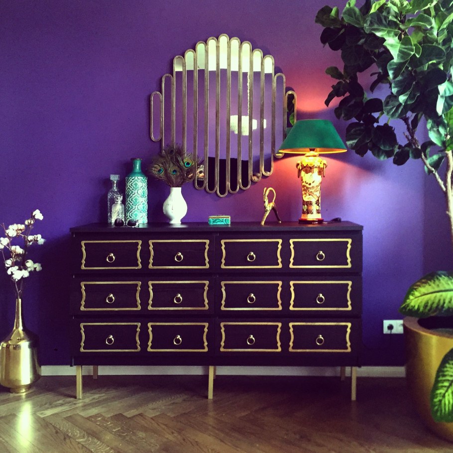 Сиреневый комод в интерьере