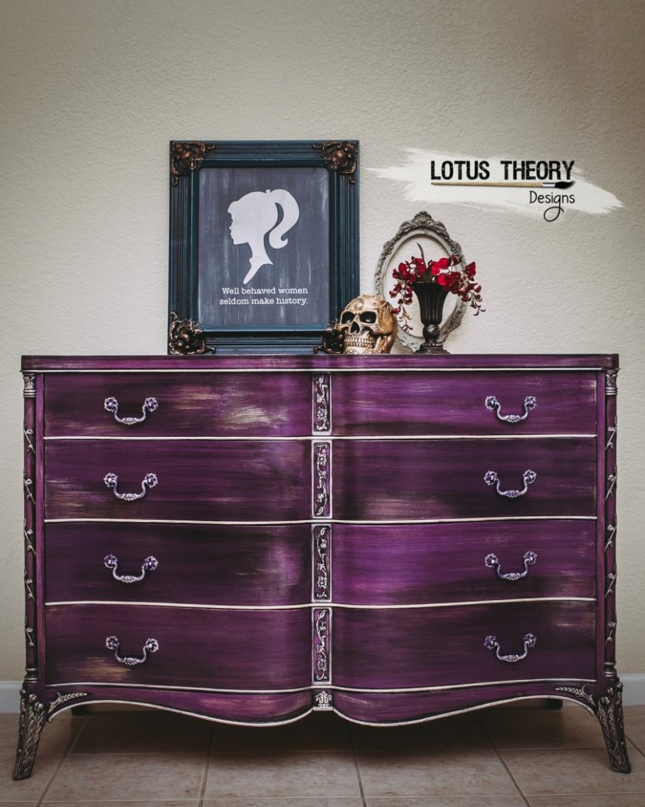 Пурпурный комод