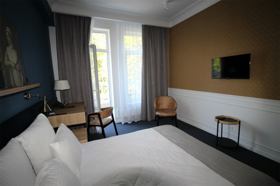 Интерьер ресторана гостиницы Королева Луиза