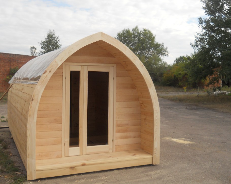 Садовый домик арочного типа