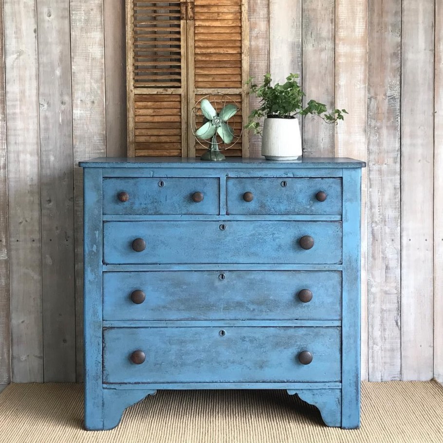 Комод голубой