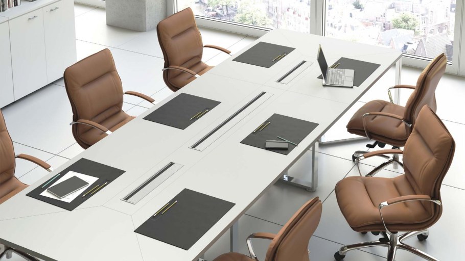 Кресло для переговорной комнаты