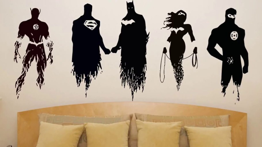Супергерои на стене