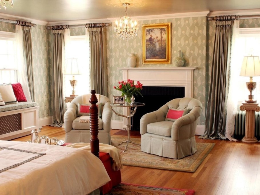 Комната с двумя окнами