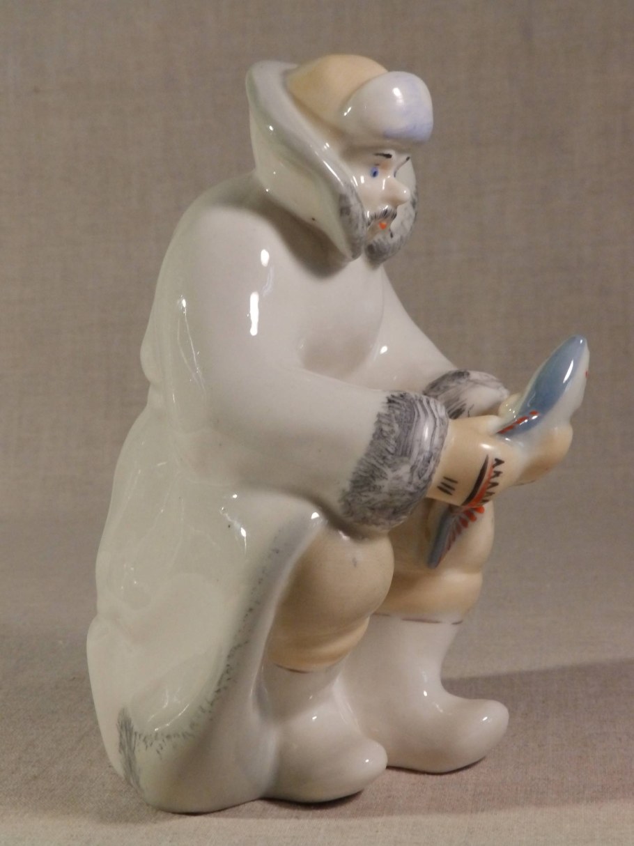 Фарфоровая статуэтка "Рыбак"