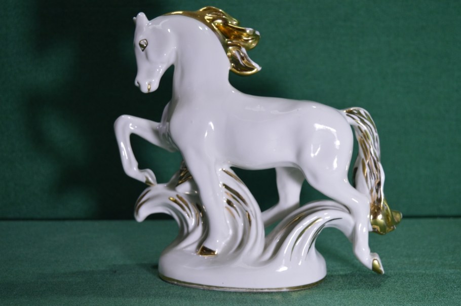 Статуэтка "конь златогривый" (ЛФЗ)