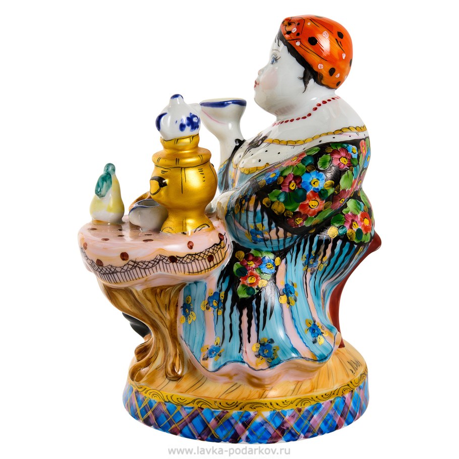 Фарфоровая статуэтка Купчиха
