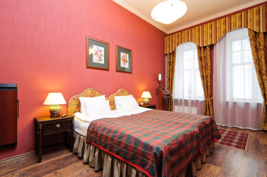 Lancaster Court Hotel 4*