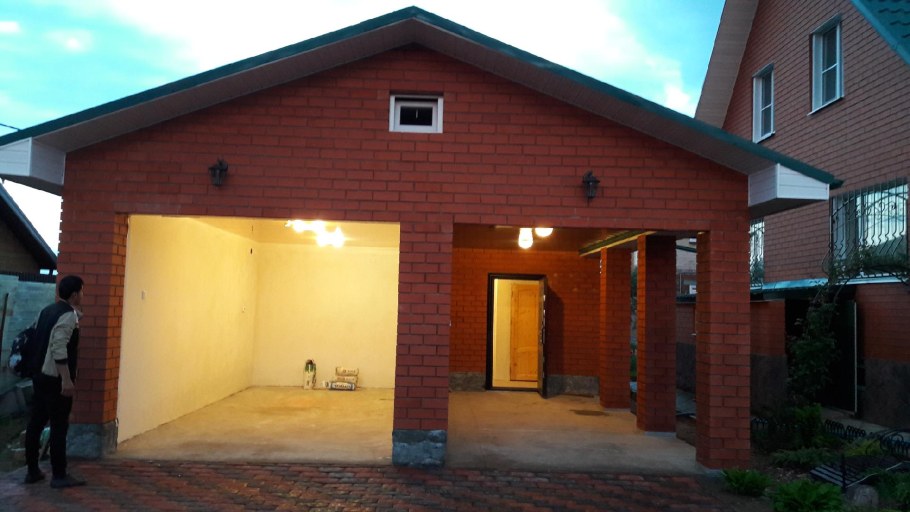 Стройка гаража из кирпича