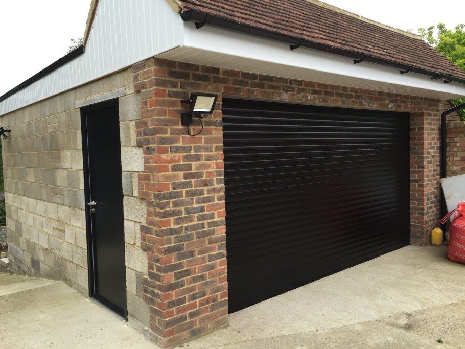 Гараж из кирпича