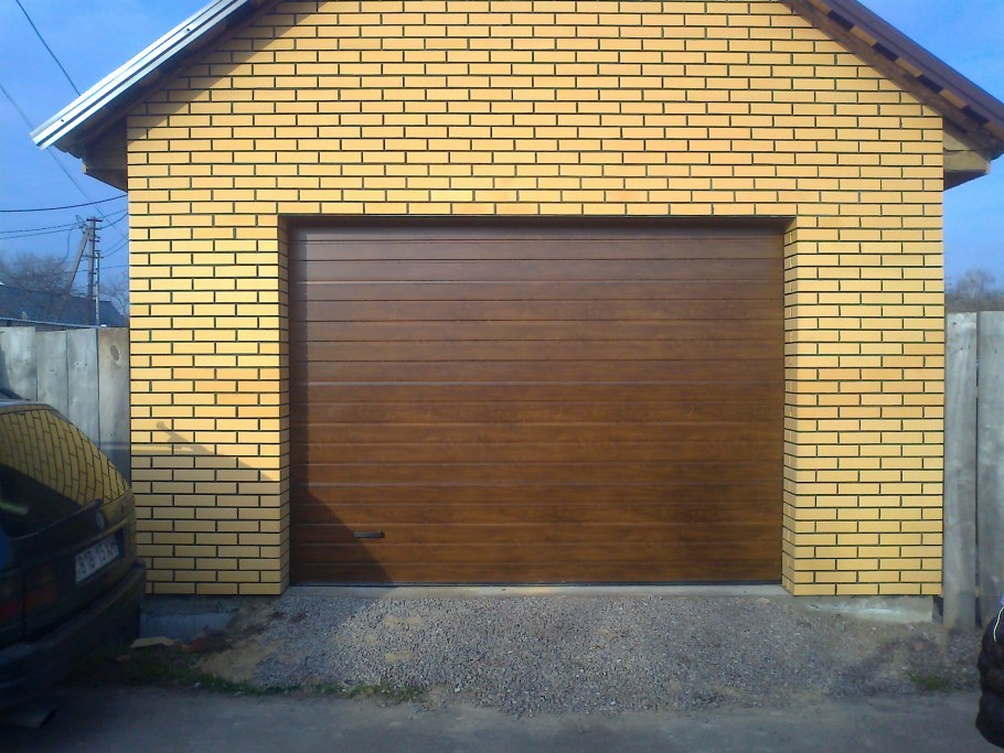 Гараж из кирпича