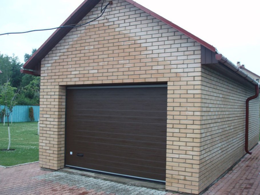 Гараж из кирпича