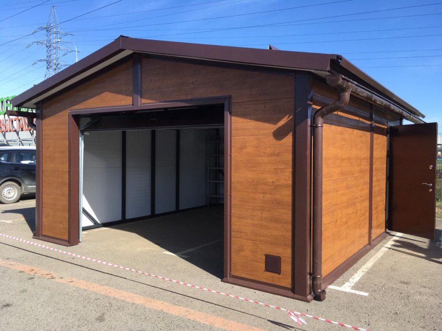 Гараж из сендвичных панелей