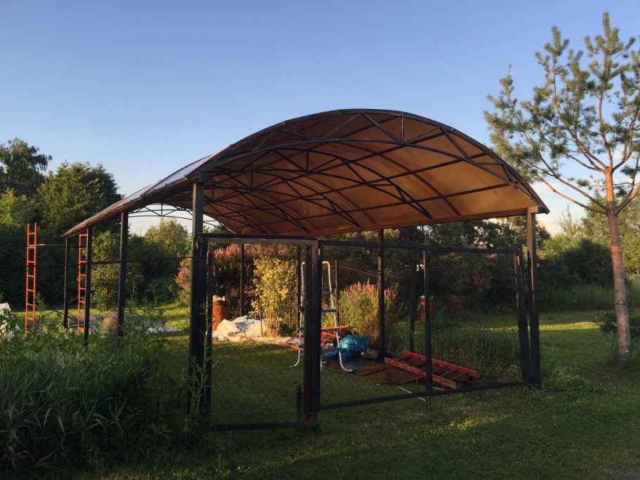 Поликарбонатный навес