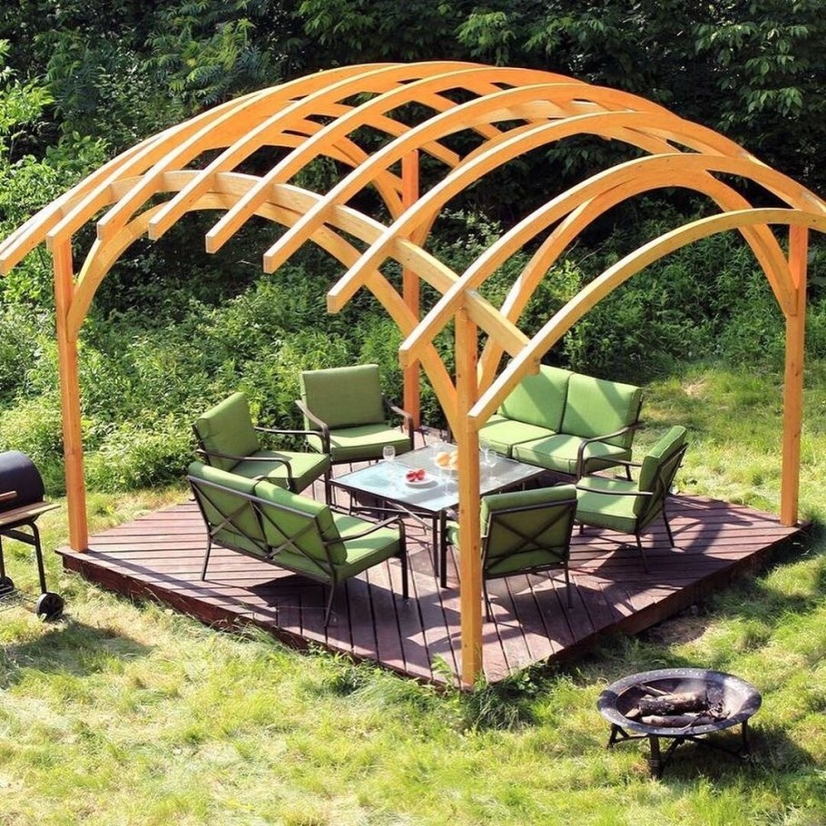 Беседка с круглой крышей