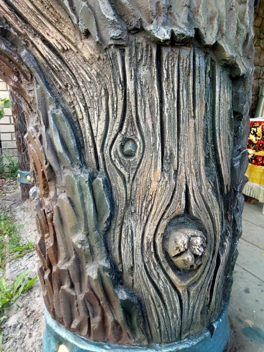 Дерево из бетона