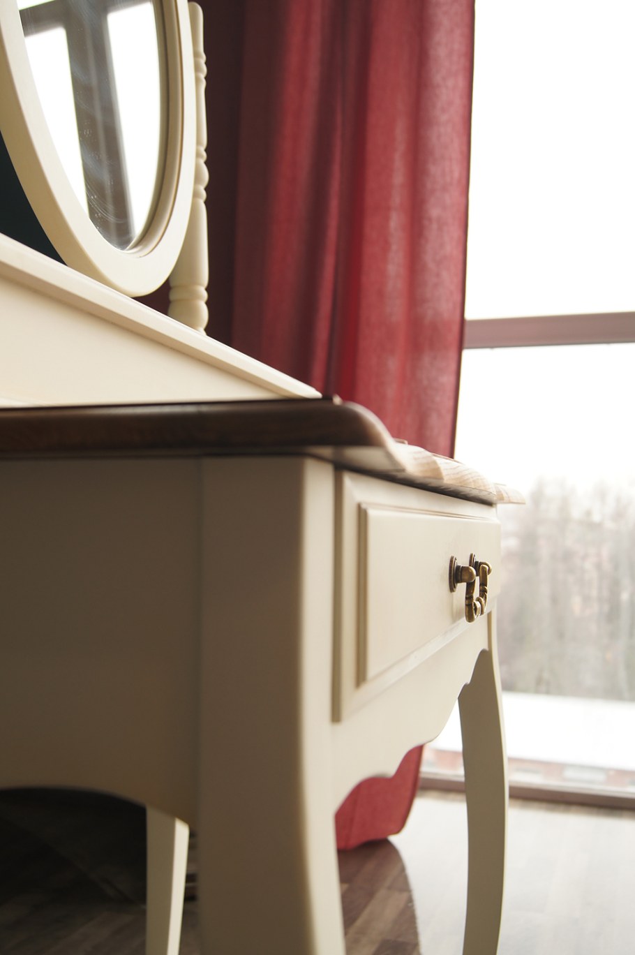 Туалетный столик "Leontina Black" с зеркалом