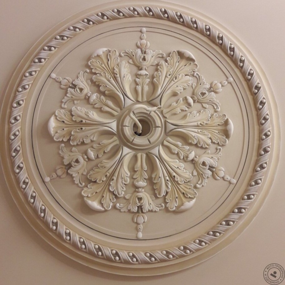 Розетки из гипса в интерьере
