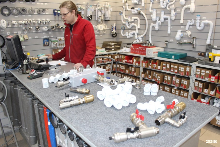 Витрина магазина сантехники