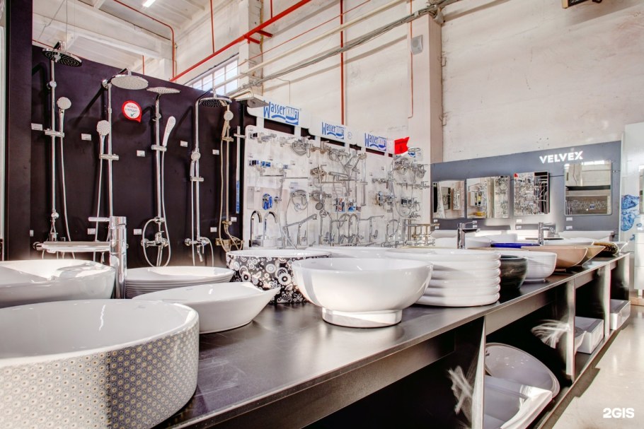 Красивый магазин сантехники