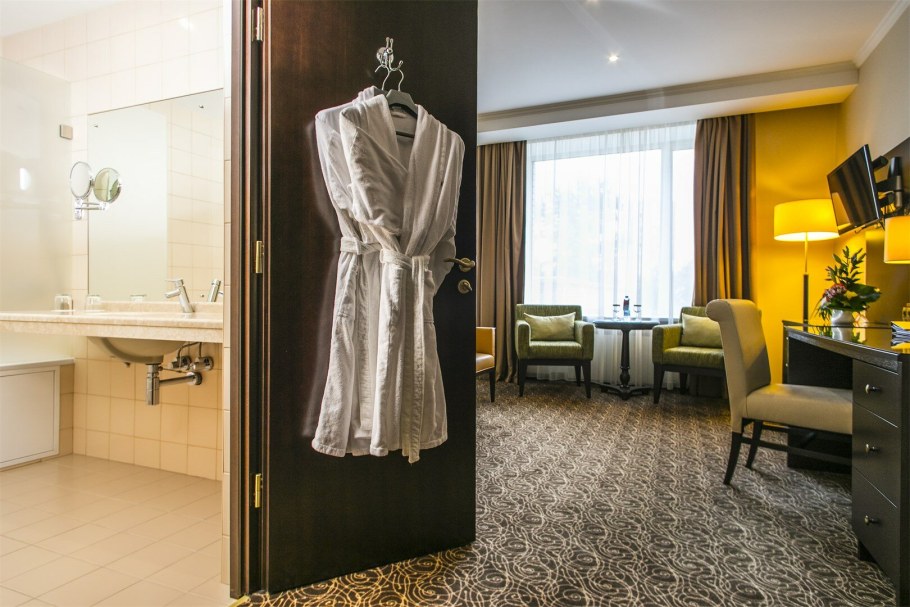 Арбат Москва, Плотников переулок, 12