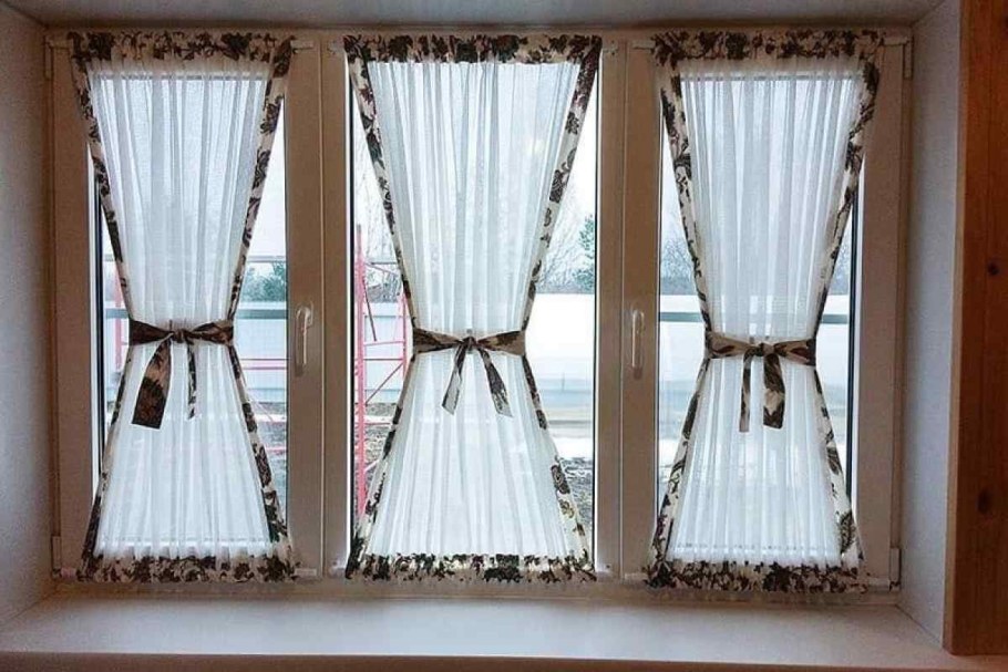 Шторы на створку окна