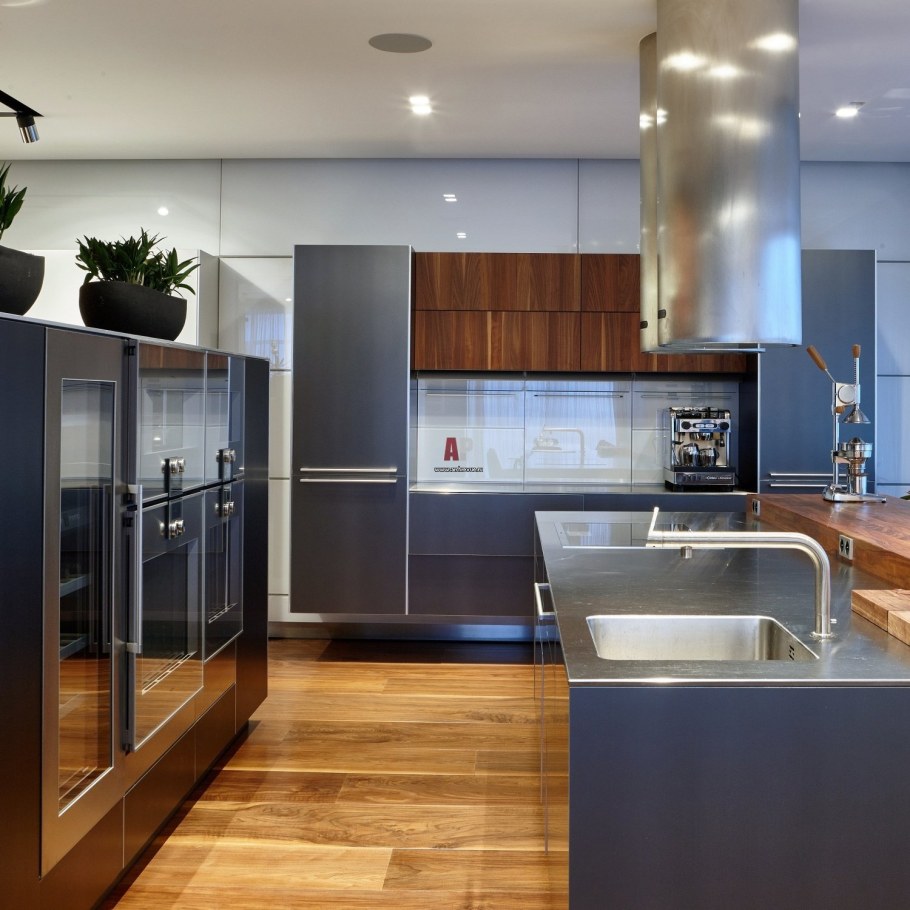 Современные большие кухни