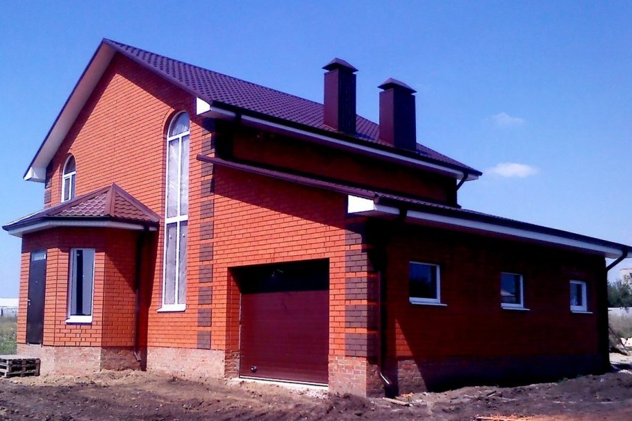 Дом из кирпича с гаражом