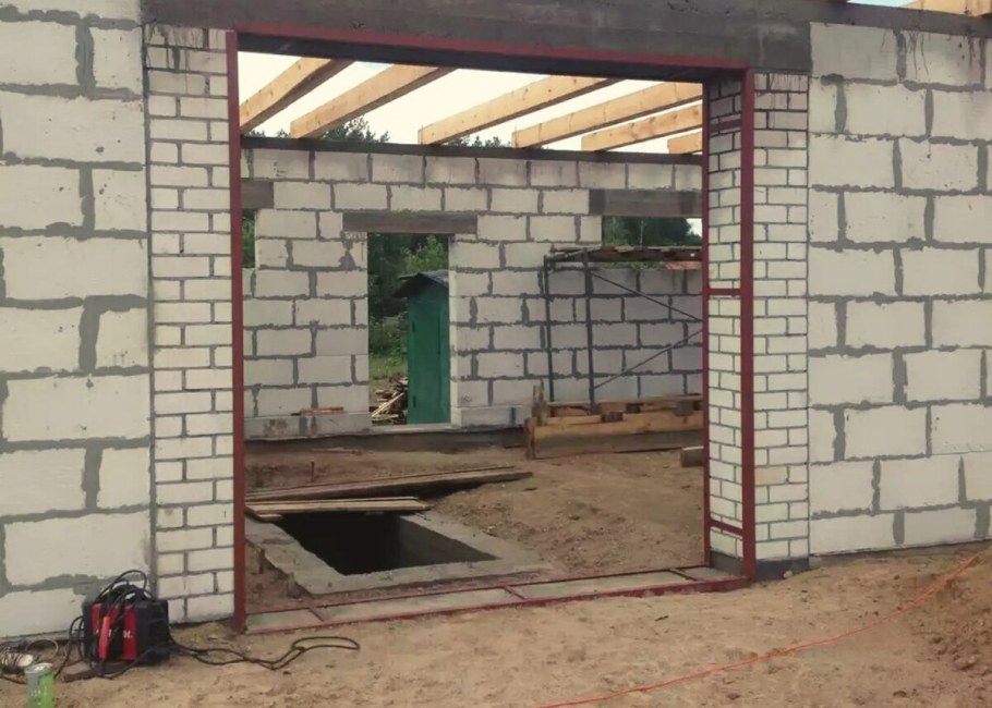 Перемычка гаражных ворот