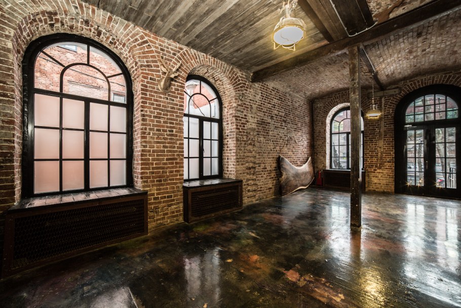 Лофт замок Алексеевская