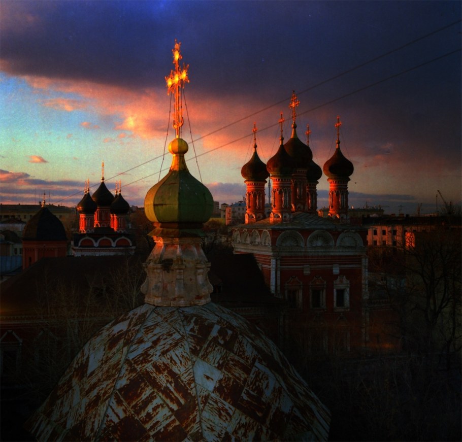 Высокопетровский монастырь Петровка ночью