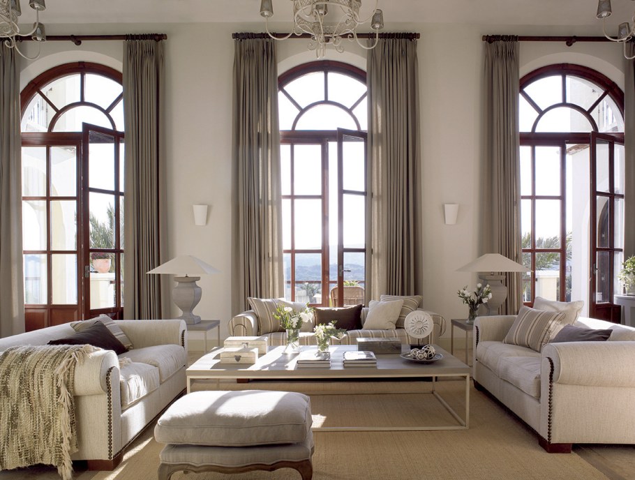 Эркер с арочными окнами