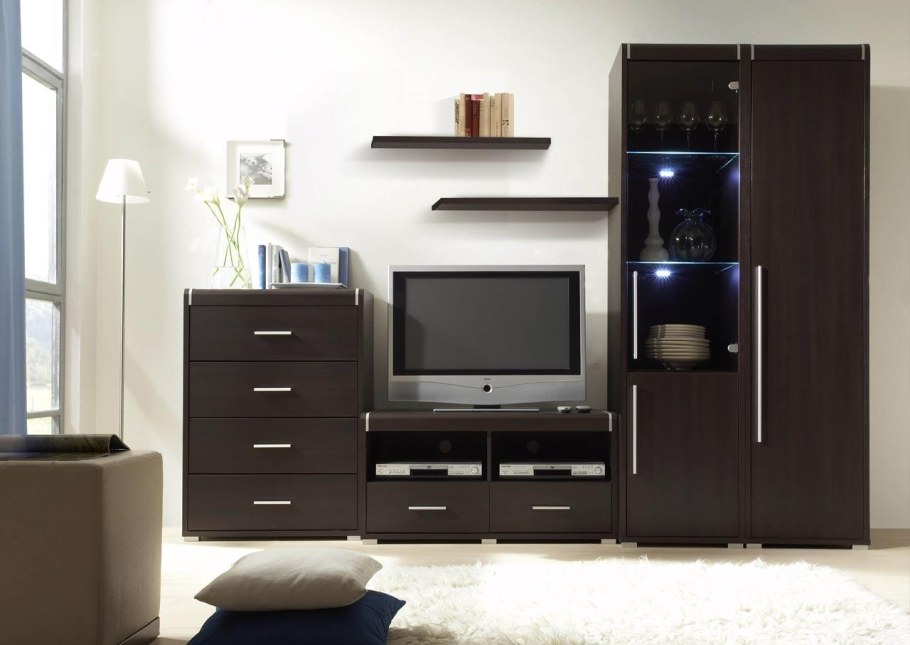 Стенка в спальню с комодом