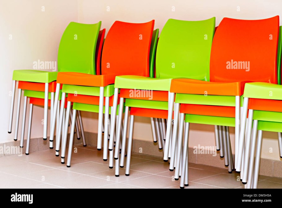 Стулья в музыкальный зал