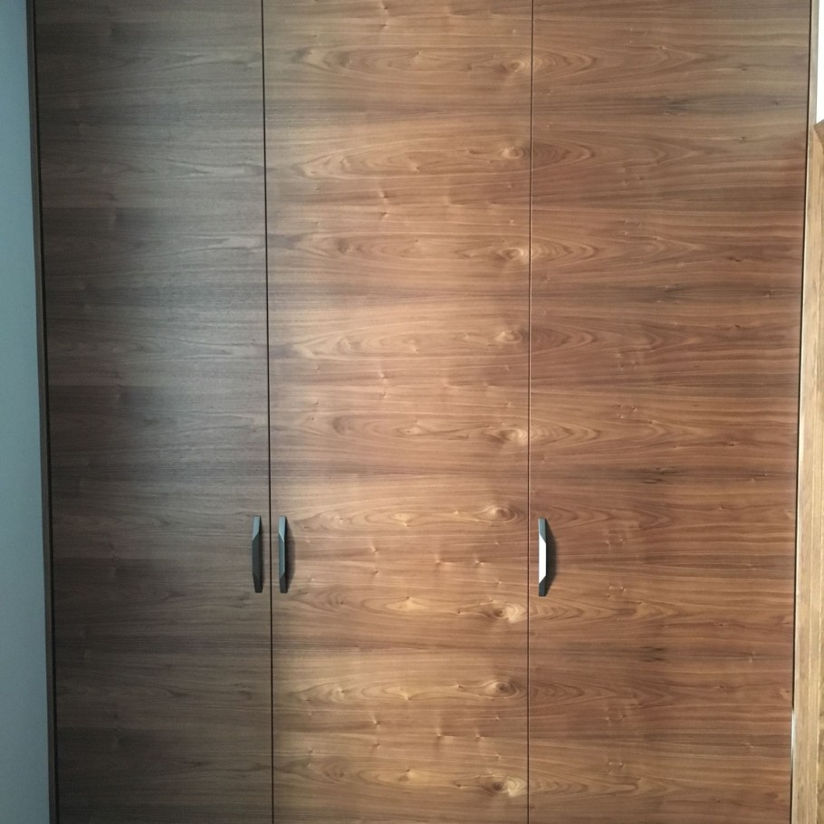 Шкаф натуральный шпон