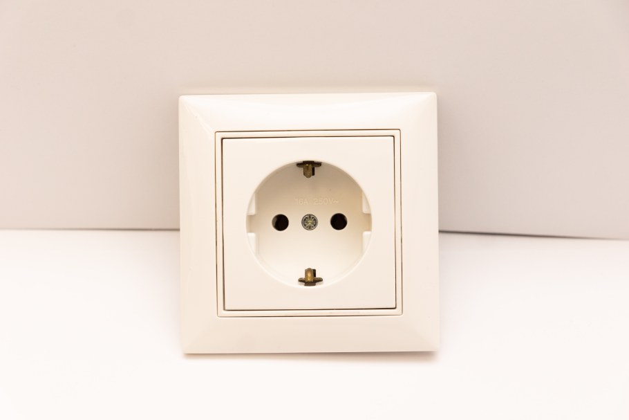 Розетка одноместная