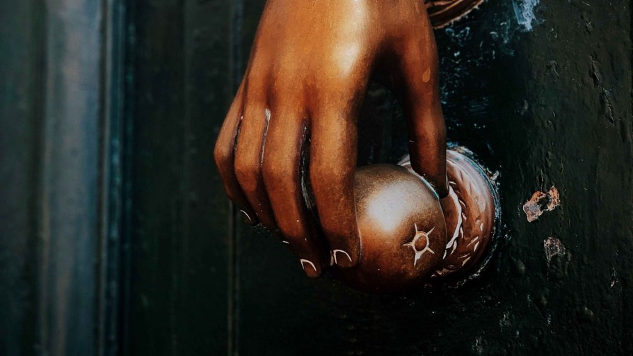 Дверные ручки - грязный предмет