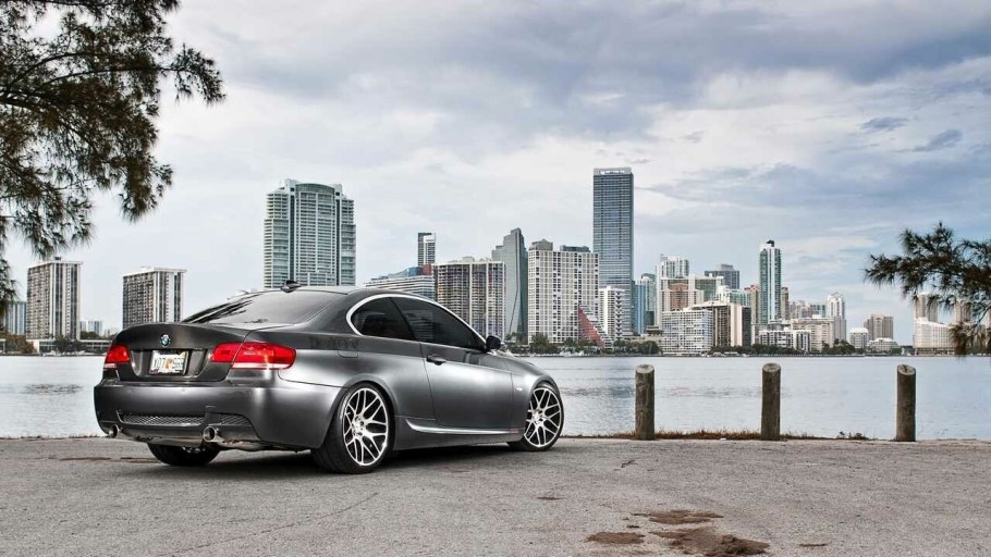 BMW m5 мокрый асфальт