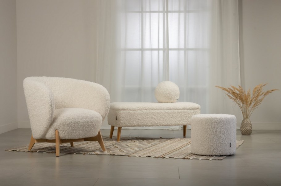 Тилар cozy White