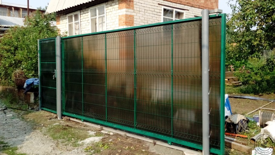 Откатные ворота из профлиста рал 6005